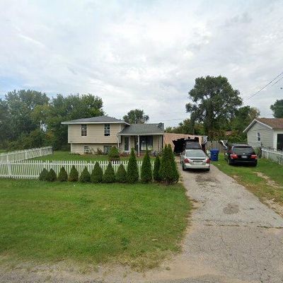 2467 Crawford Dr, Benton Harbor, MI 49022