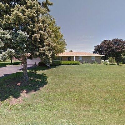 252 E Temple St, Mount Auburn, IL 62547