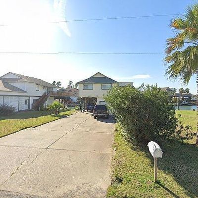 223 Bora Bora Dr, Galveston, TX 77554