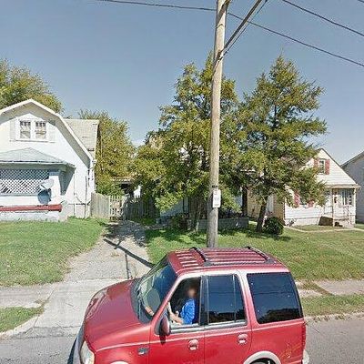 225 E Siebenthaler Ave, Dayton, OH 45405