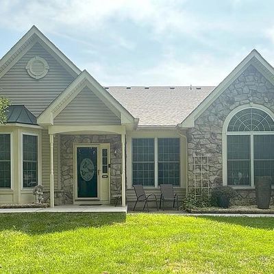 226 Sugarberry Ln, Langhorne, PA 19047