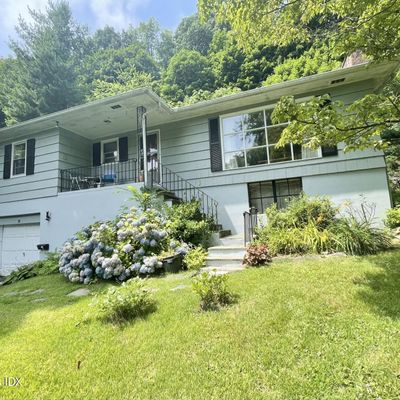 23 Hickory Dr, Greenwich, CT 06831