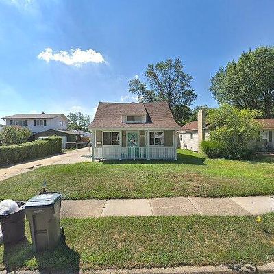 23042 Socia St, Saint Clair Shores, MI 48082