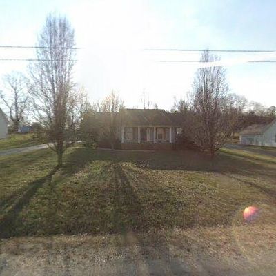 2331 Lake Pointe Dr, Cookeville, TN 38506