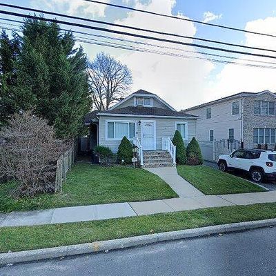 2350 Logue St, North Bellmore, NY 11710