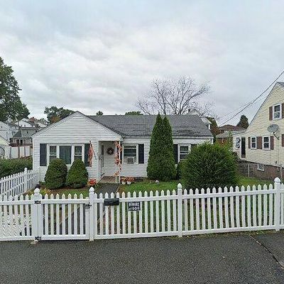 29 Arnold St, Revere, MA 02151