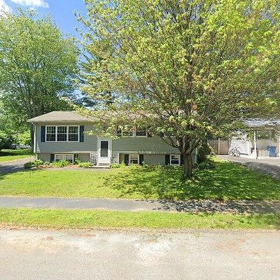 29 Primrose Ln, Portland, ME 04103