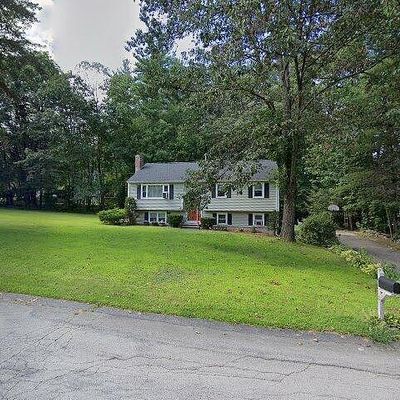 3 Lund Dr, Hudson, NH 03051