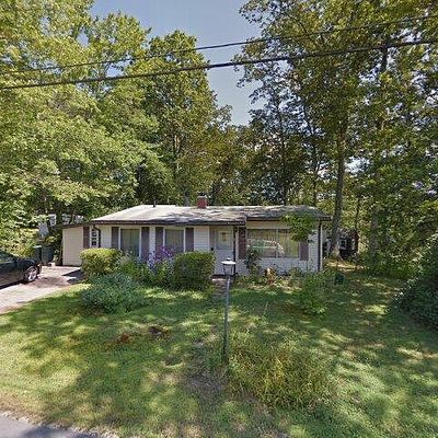 3 Pitcairn Ave, Leicester, MA 01524