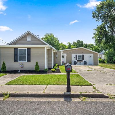 30 Morningside Dr, Pennsville, NJ 08070