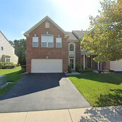 30 Oak Leaf Ln, Tinton Falls, NJ 07712