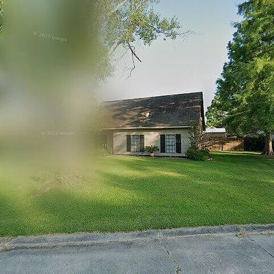 300 Lake Crescent Cir, Houma, LA 70360