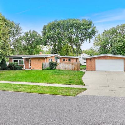 301 N Hill St, Marshall, MN 56258