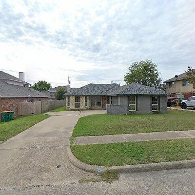 302 Mesa Wood Dr, Glenn Heights, TX 75154