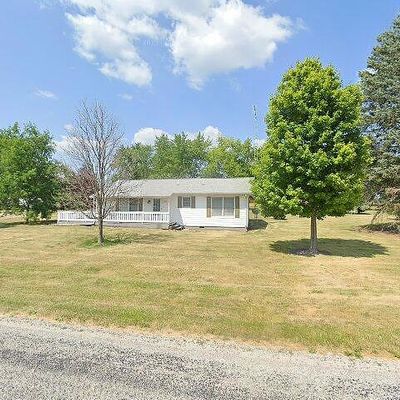 305 E Oak St, Broadwell, IL 62634