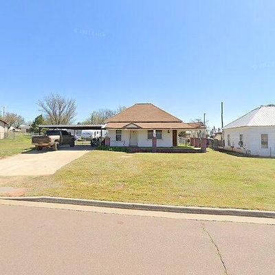 306 N 6 Th St, Sayre, OK 73662