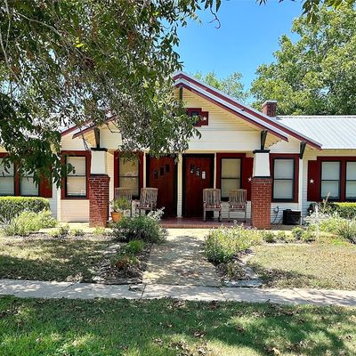 306 S Market St, Flatonia, TX 78941