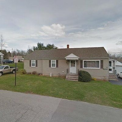 31 Stanley St, Lewiston, ME 04240