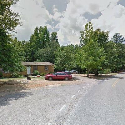 27 Armour Dr, Selmer, TN 38375