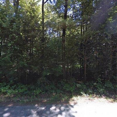 27 Bemis Rd, Hubbardston, MA 01452