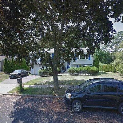 27 Tapping Cir, Milford, CT 06460