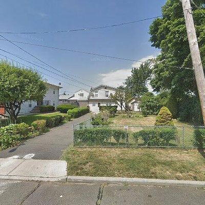 271 Elm Rd, Inwood, NY 11096