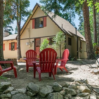 27237 Little Bear Rd, Blue Jay, CA 92317