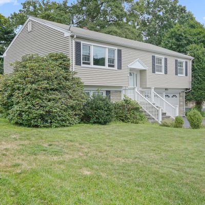 278 Sigwin Dr, Fairfield, CT 06824