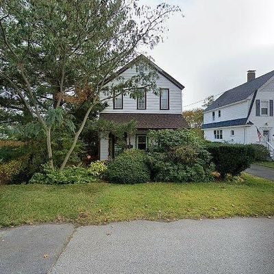 28 Chestnut St, Islip, NY 11751