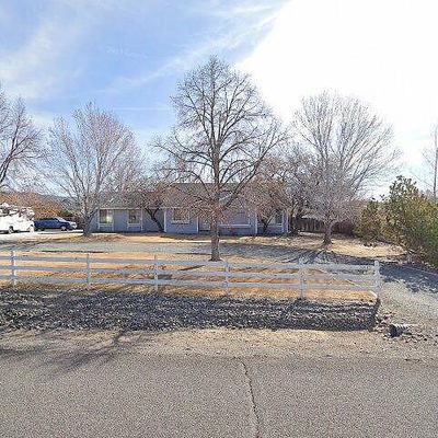 2813 Squires St, Minden, NV 89423