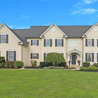 33 Spring Mill Ln, Collegeville, PA 19426