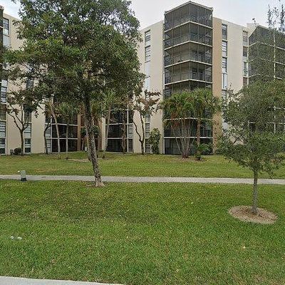 3301 N Country Club Dr #410, Miami, FL 33180