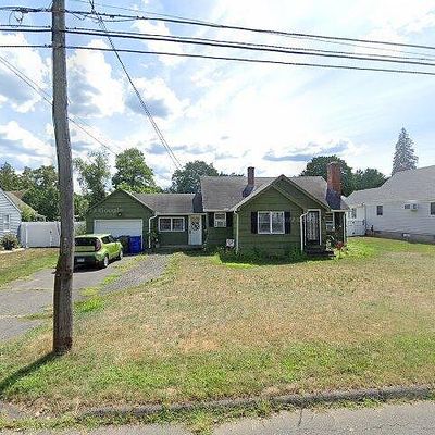 34 School St, Windsor Locks, CT 06096