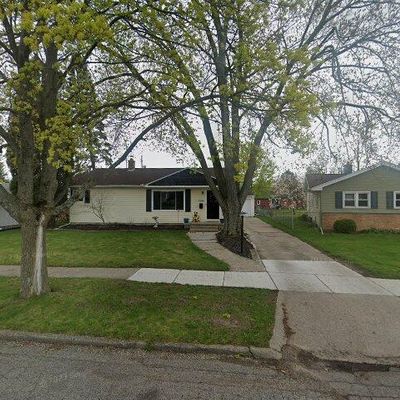 3511 Pickwick Pl, Lansing, MI 48917