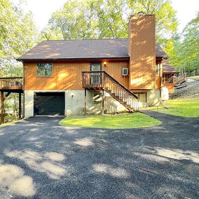 353 Brentwood Dr, Bushkill, PA 18324