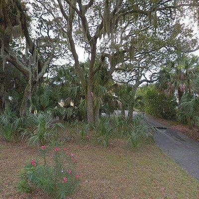 360 Wahoo Dr, Saint Helena Island, SC 29920