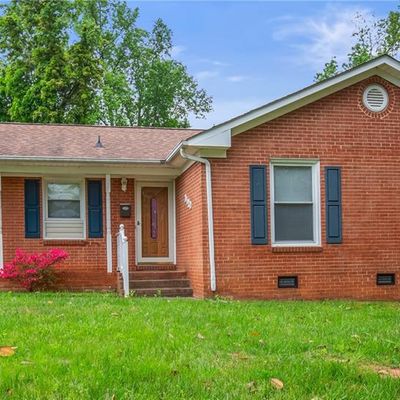 3120 Flanders Dr, Winston Salem, NC 27105