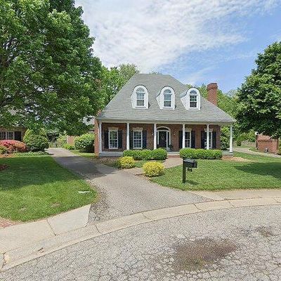 313 Pepperbush Rd, Louisville, KY 40207