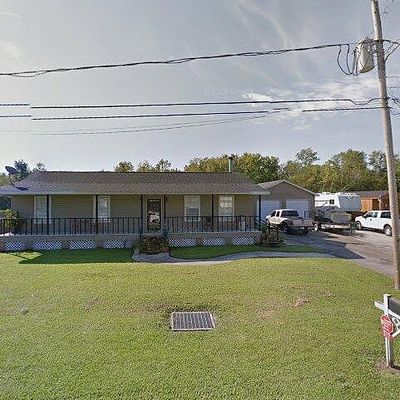 317 Country Village Dr, Raceland, LA 70394