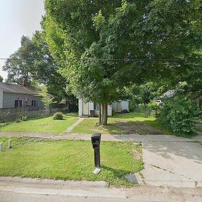 318 Elizabeth St, Buchanan, MI 49107