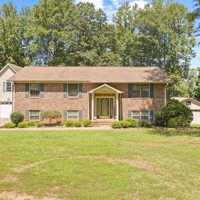 32 Country Club Dr, Greer, SC 29651