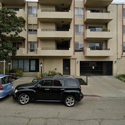 320 Park View Ter #301, Oakland, CA 94610