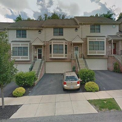 323 Woodcrest Dr, Coraopolis, PA 15108