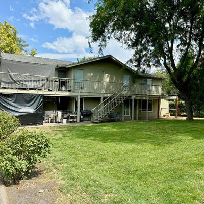 325 W Bolz Rd, Phoenix, OR 97535