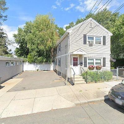 4 Hooper St, Chelsea, MA 02150