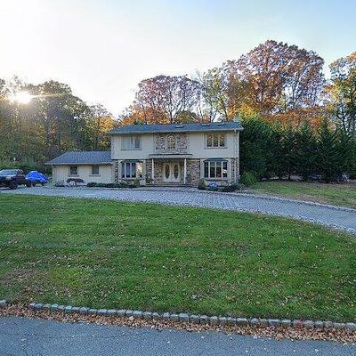 40 Manor Ln, Morris Plains, NJ 07950