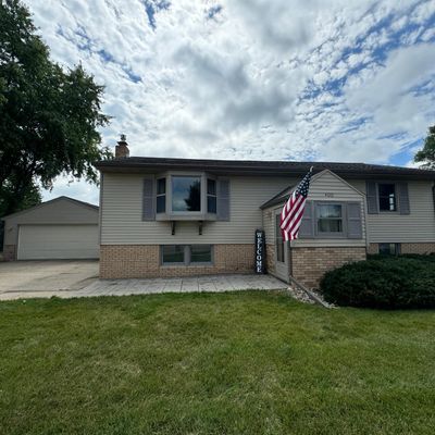 400 E Southview Dr, Marshall, MN 56258