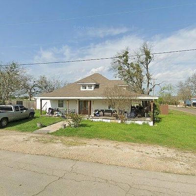 402 Mary St, Rogers, TX 76569