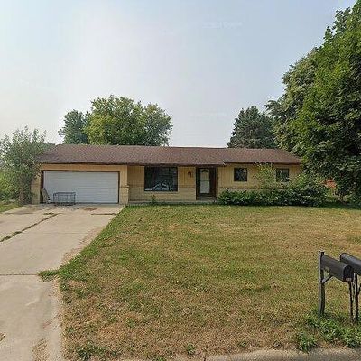 409 Poplar Dr, Sibley, IA 51249