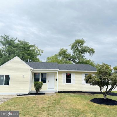 41 Sandal Ln, Willingboro, NJ 08046